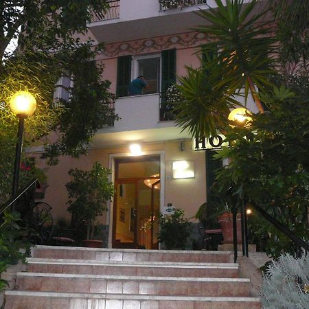 Hotel Villa Bianca Laigueglia Luaran gambar