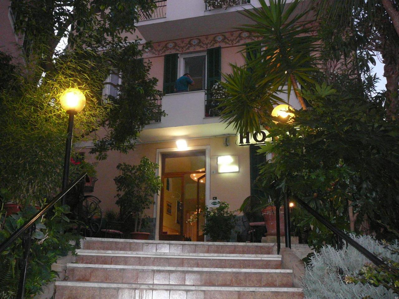 Hotel Villa Bianca Laigueglia Luaran gambar